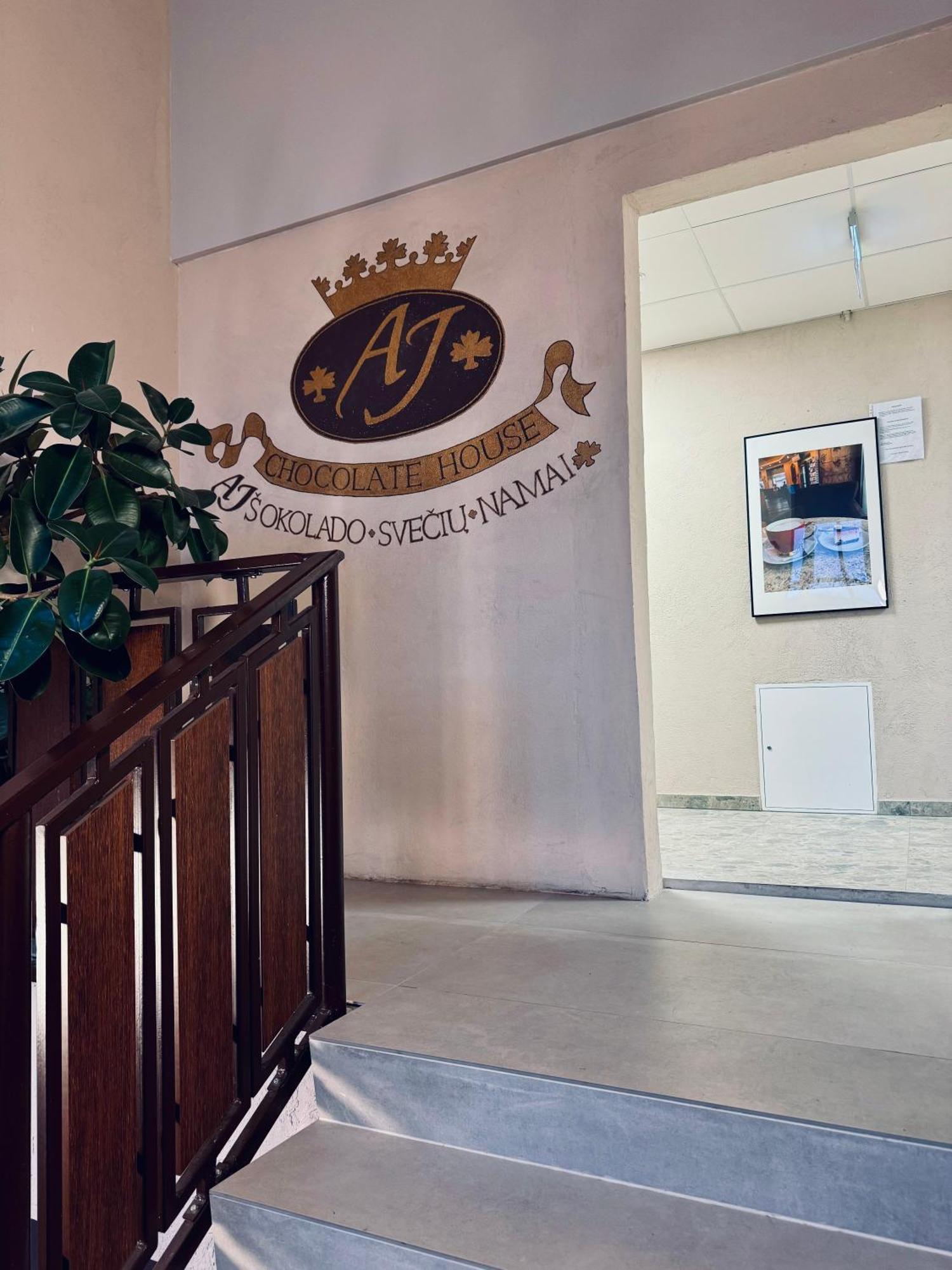 Aj Chocolate Vilnius Hotel Exterior photo